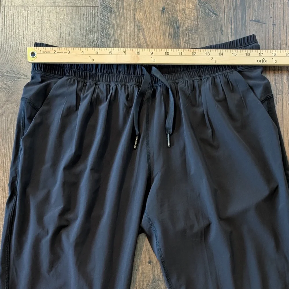 Lululemon Namaskar Crop Black Size 8